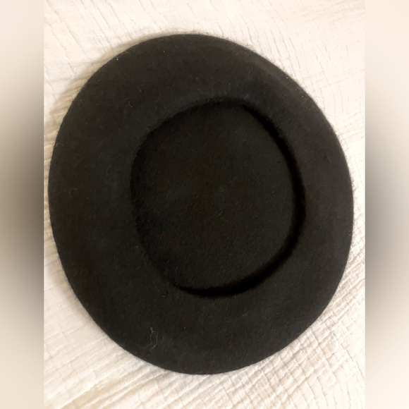Knit Beret Hat - Picture 2 of 4